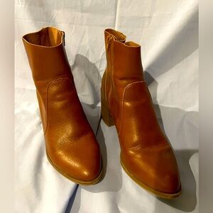 Universal Thread (Target) Women’s Cognac Ankle Boots Size 10